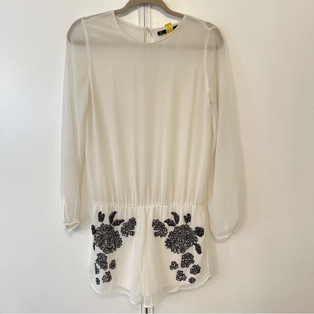 Zara off white jumpsuit short, Size S.